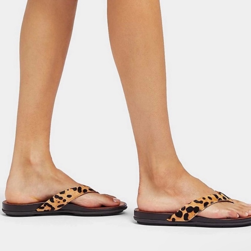 New! Fitflop Gracie Leopard print hair-on leather flip flops